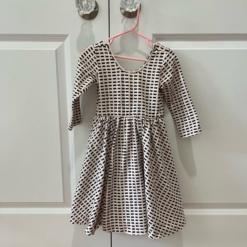 Alice + Ames size 5 ballet dress black and white dash